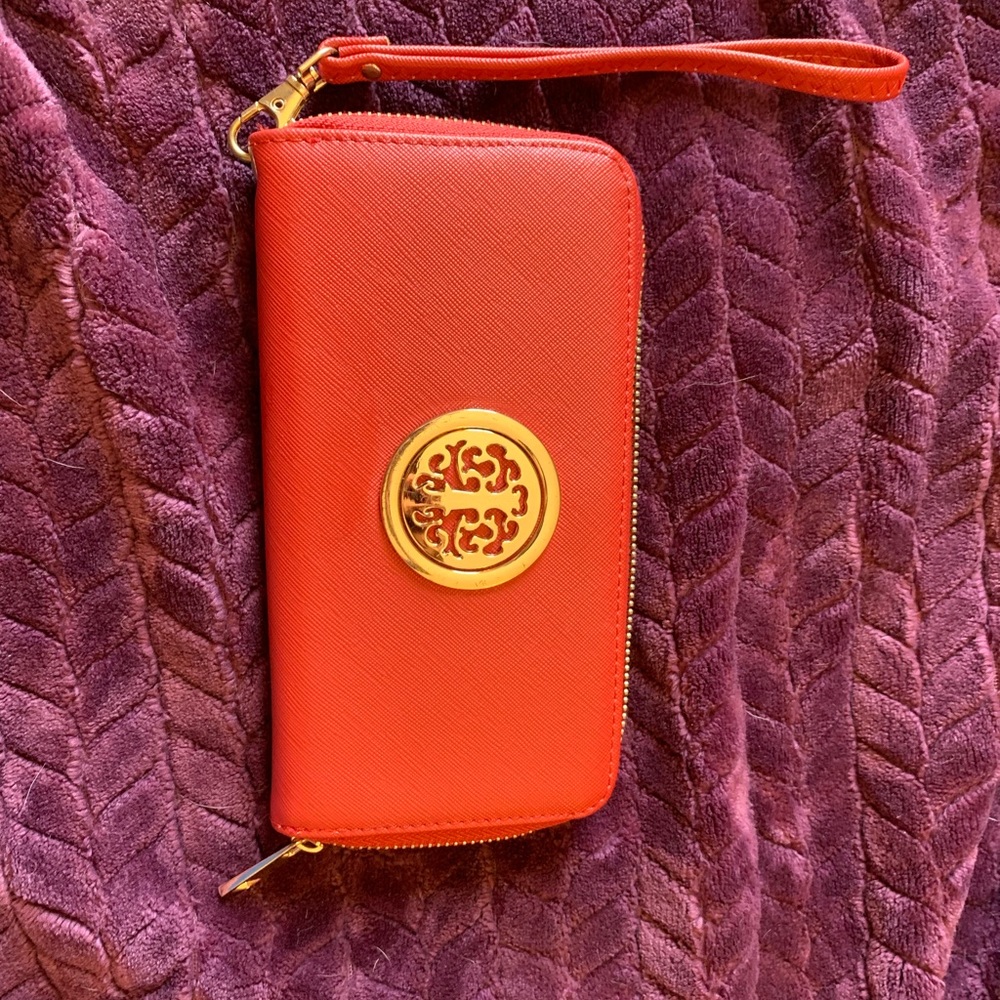 Red wallet